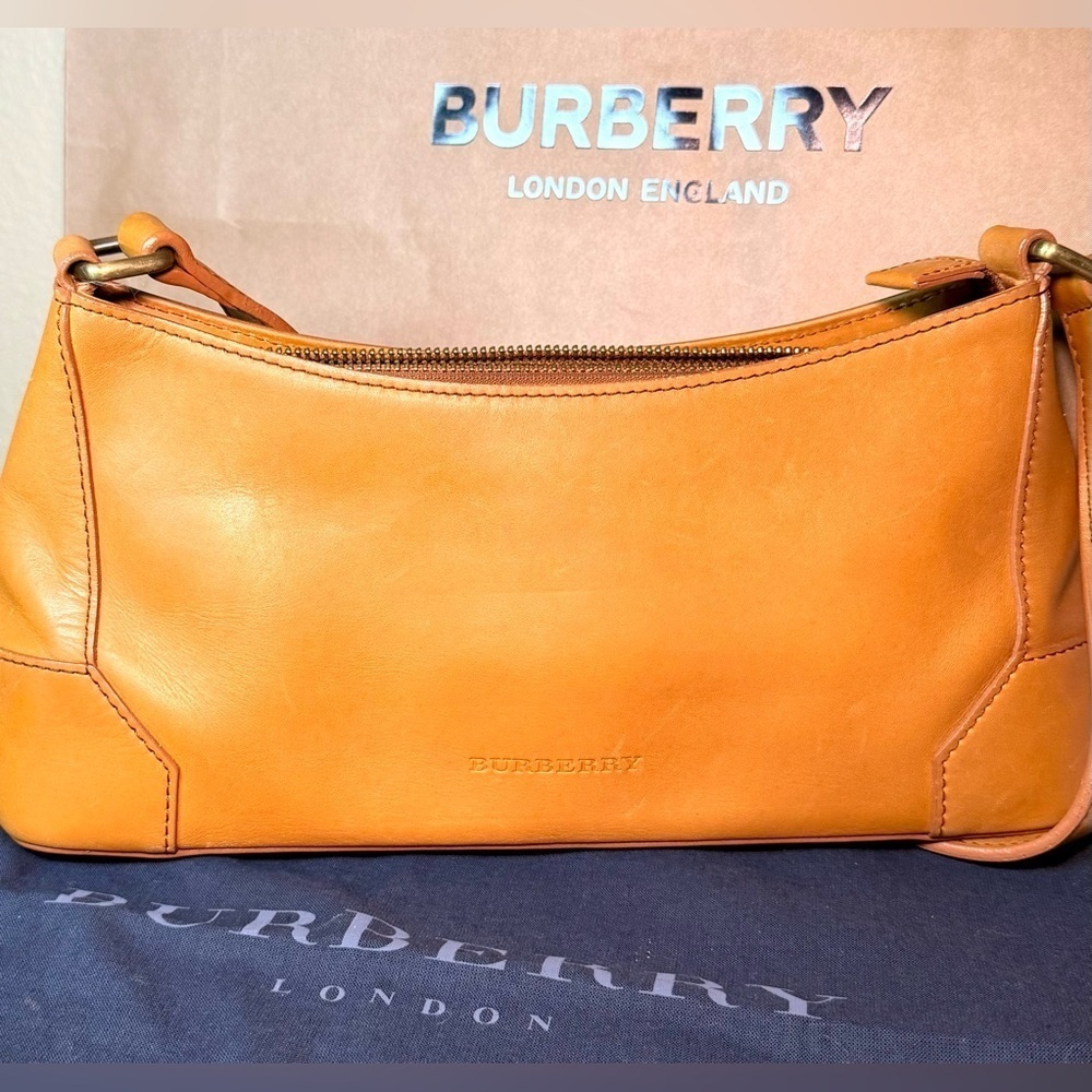 Burberry Vintage Leather Shoulder Bag | Nova Check Lining w/DB | Viral 20K Views - Picture 4 of 17